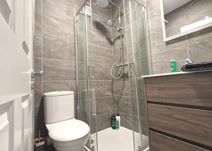 The Claddagh Ring, 2 Bed Apt, Centre