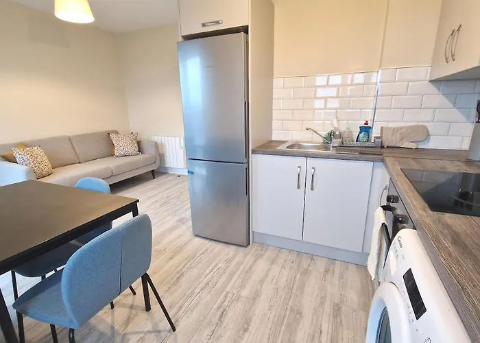 The Claddagh Ring, 2 Bed Apt, Centre *